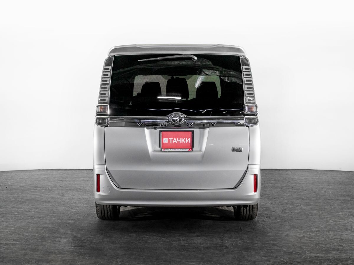 Toyota Voxy 2014 - фото автомобиля