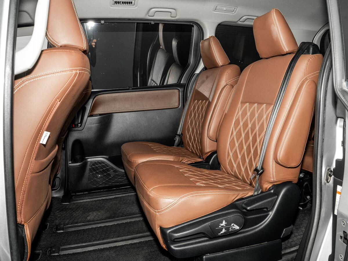 Toyota Voxy 2014 - фото автомобиля