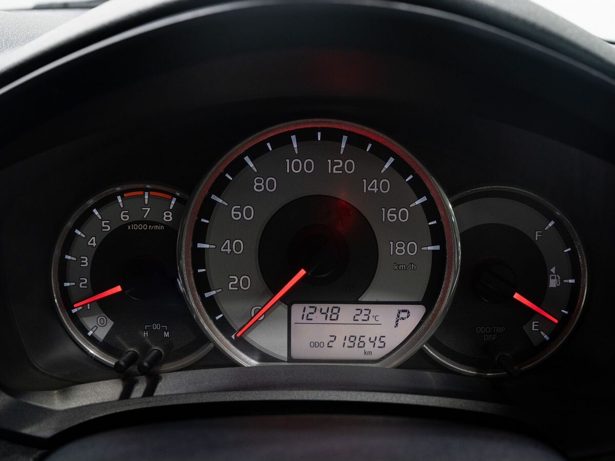 Toyota Corolla Fielder 2012 - фото автомобиля