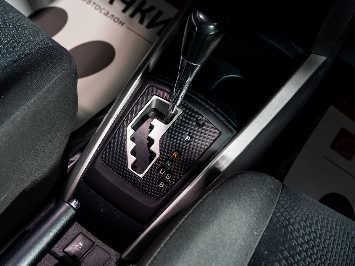 Toyota Corolla Fielder 2012 - фото автомобиля