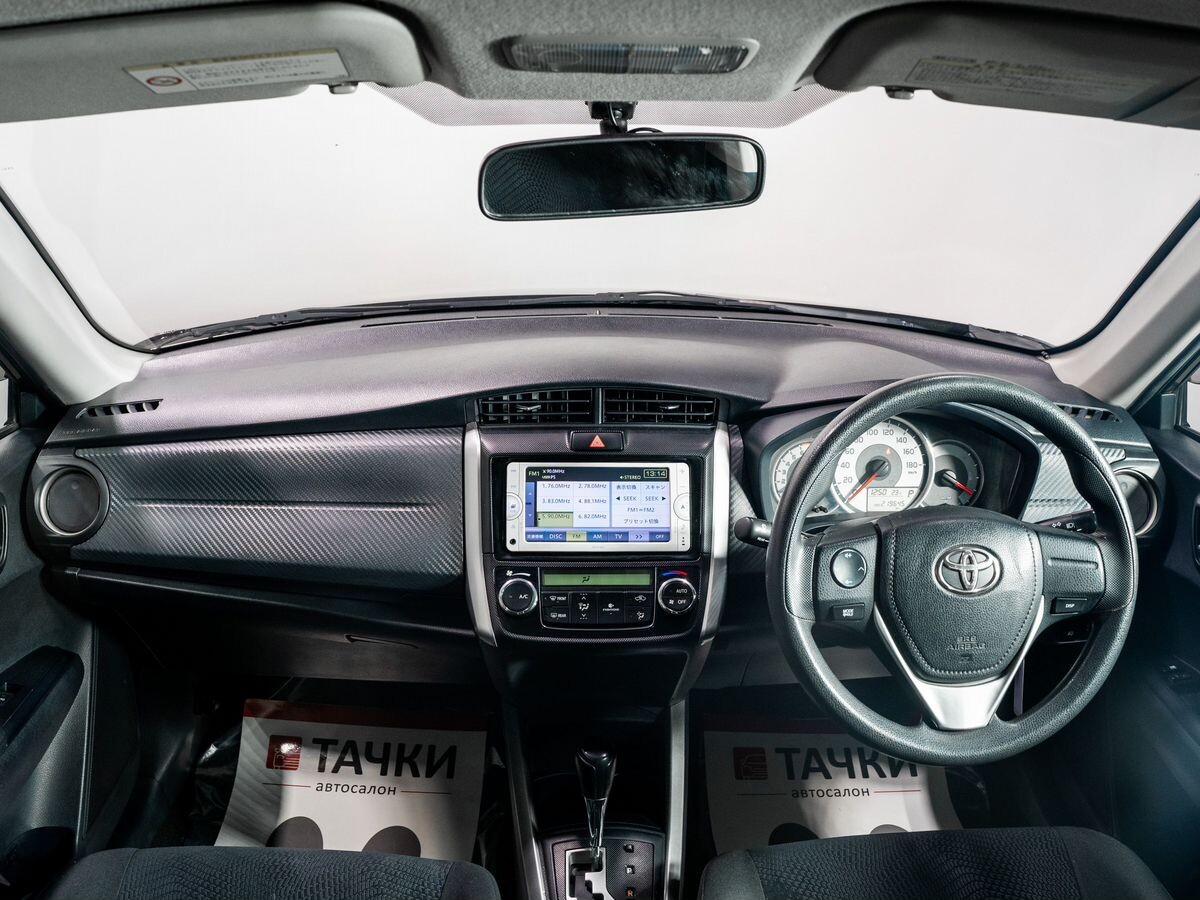 Toyota Corolla Fielder 2012 - фото автомобиля