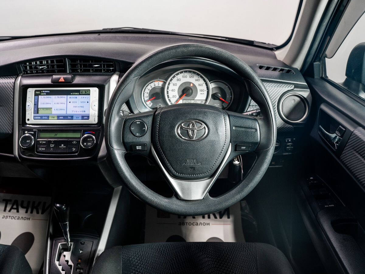 Toyota Corolla Fielder 2012 - фото автомобиля