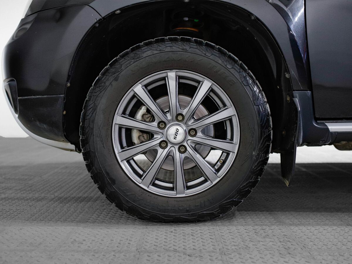 Renault Duster 2017 - фото автомобиля