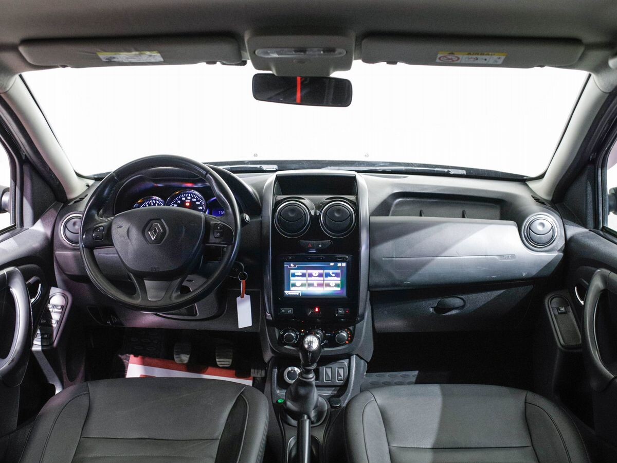 Renault Duster 2017 - фото автомобиля