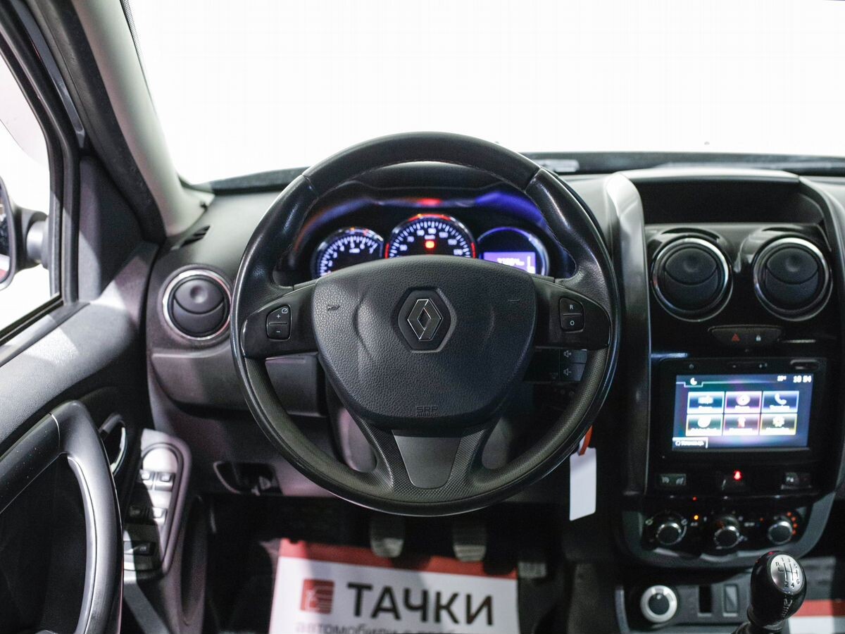 Renault Duster 2017 - фото автомобиля