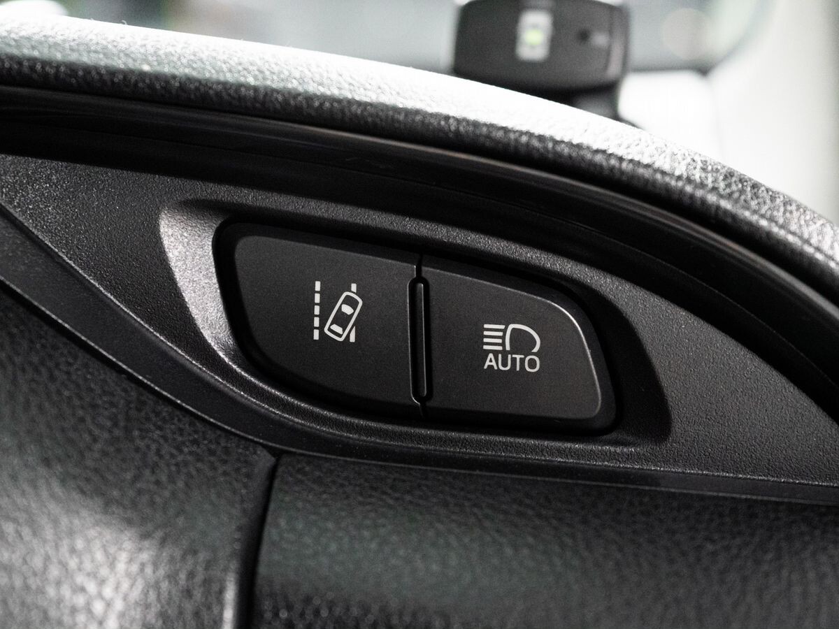 Toyota Vitz 2017 - фото автомобиля