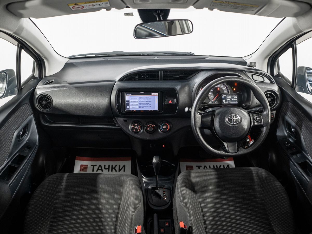 Toyota Vitz 2017 - фото автомобиля