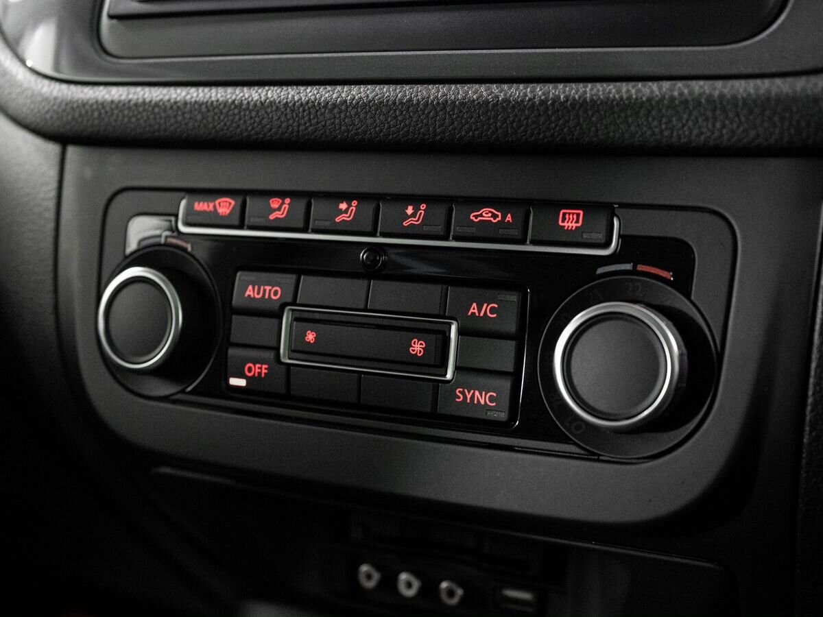 Volkswagen Tiguan 2013 - фото автомобиля