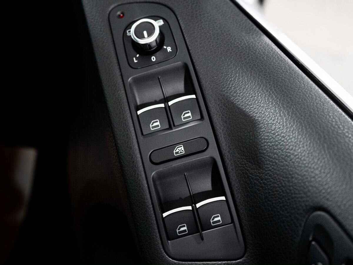 Volkswagen Tiguan 2013 - фото автомобиля