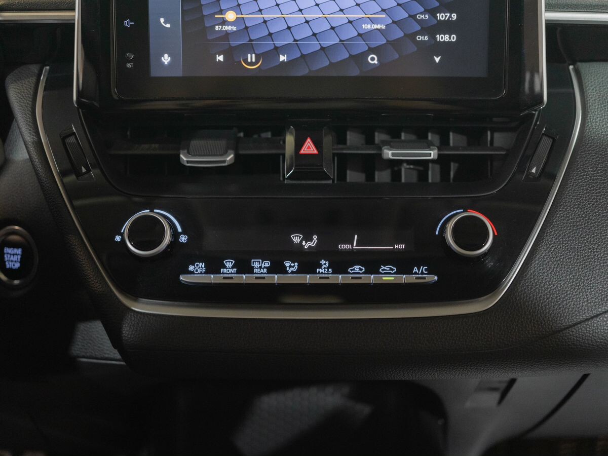 Toyota Corolla 2021 - фото автомобиля