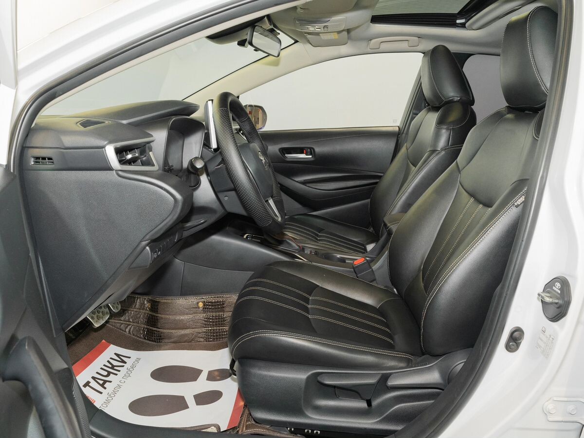 Toyota Corolla 2021 - фото автомобиля