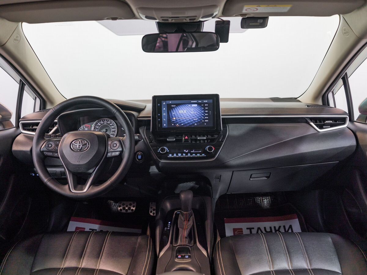 Toyota Corolla 2021 - фото автомобиля