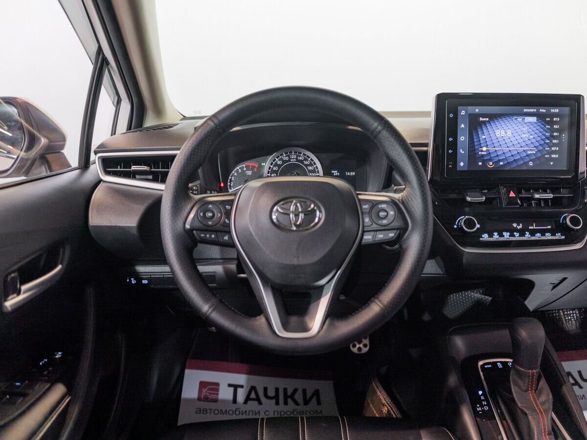 Toyota Corolla 2021 - фото автомобиля