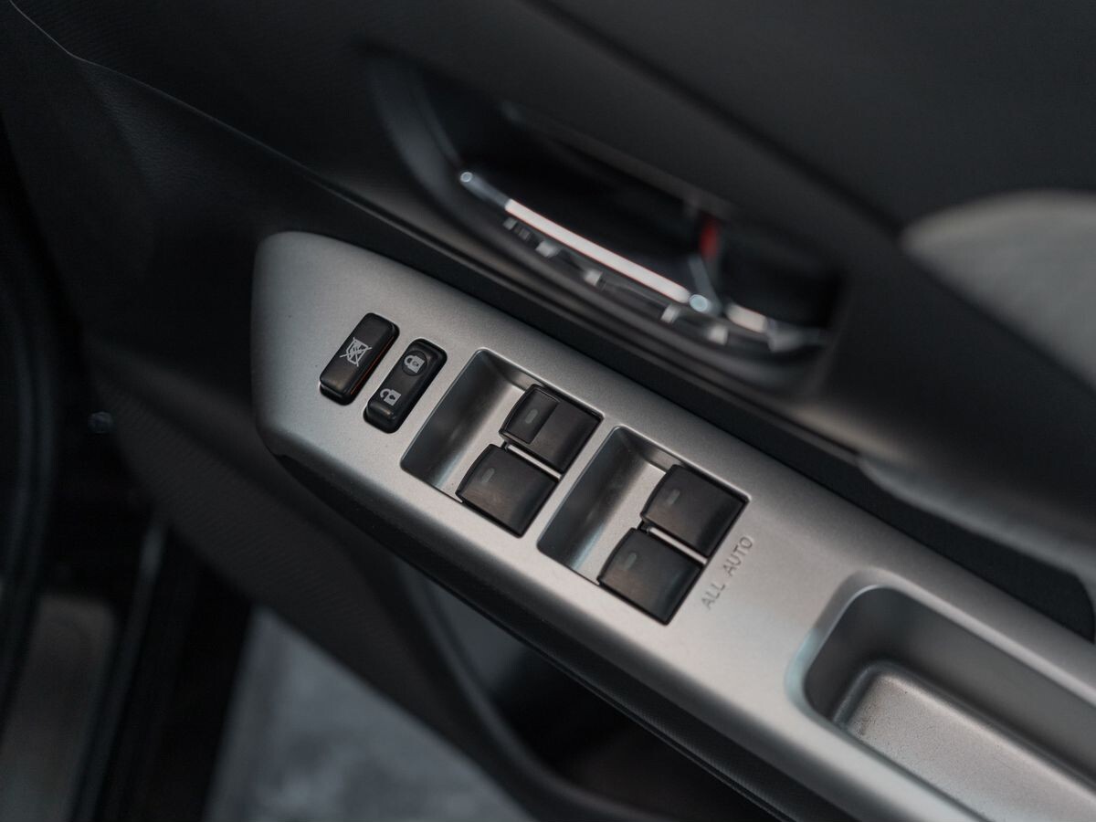 Toyota Wish 2009 - фото автомобиля
