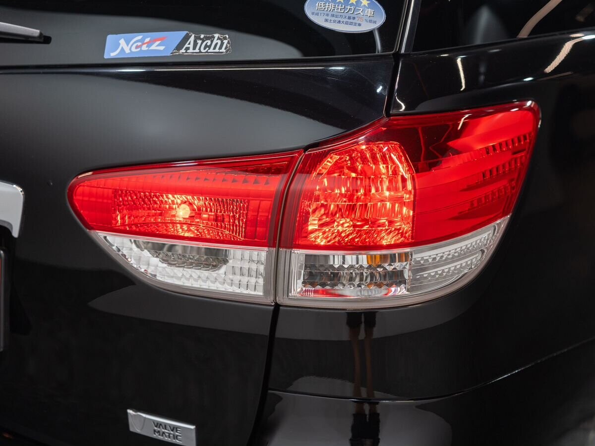 Toyota Wish 2009 - фото автомобиля