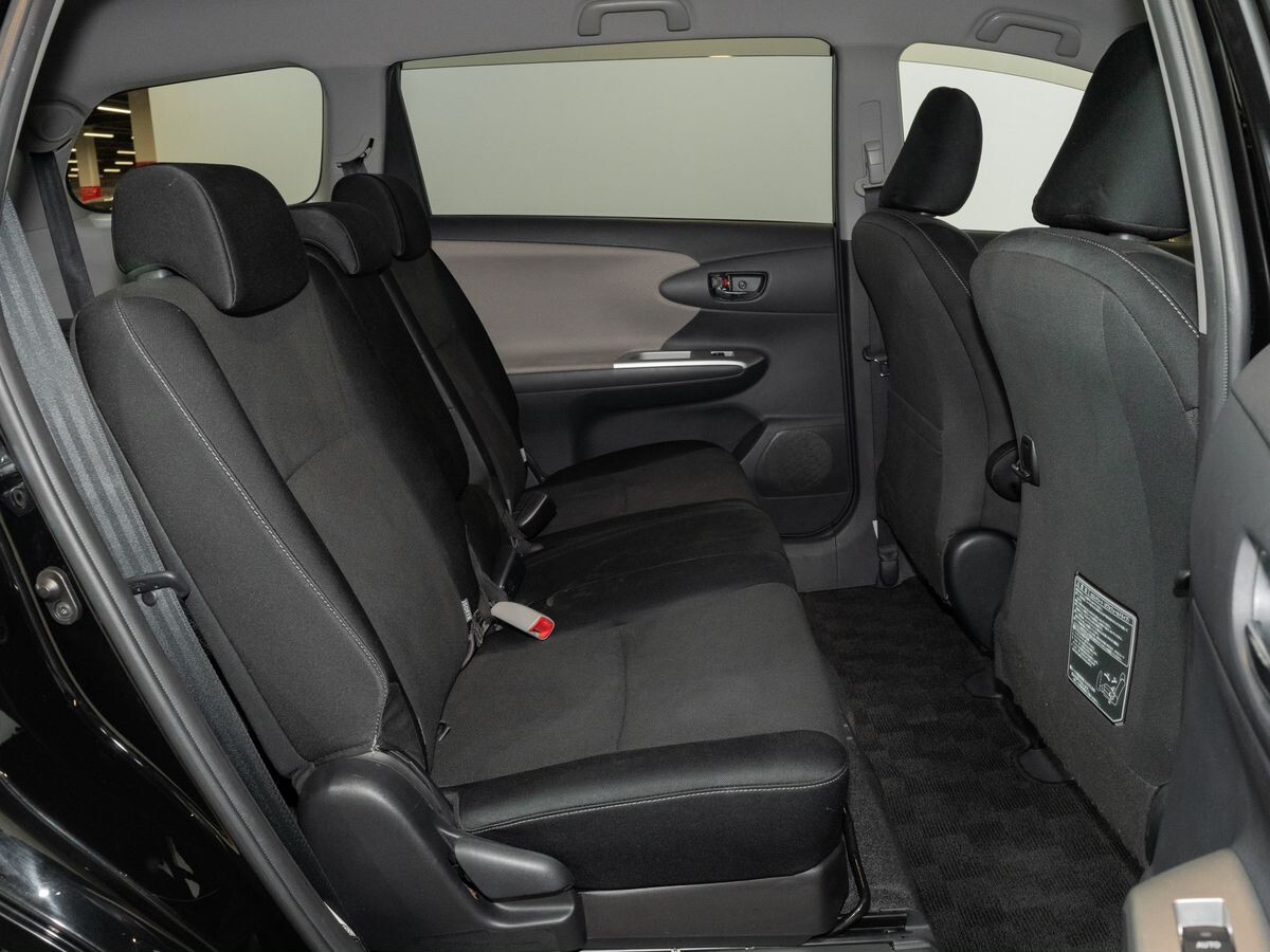 Toyota Wish 2009 - фото автомобиля
