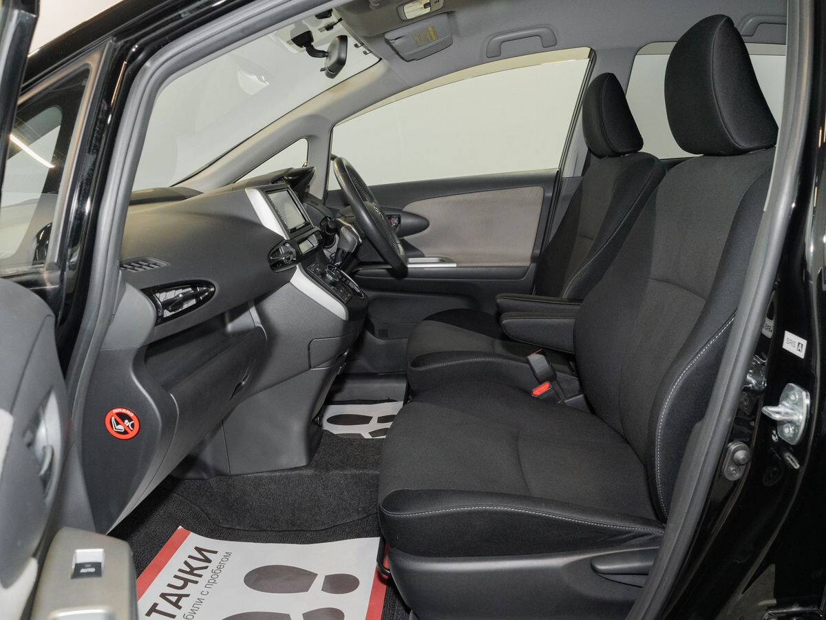 Toyota Wish 2009 - фото автомобиля