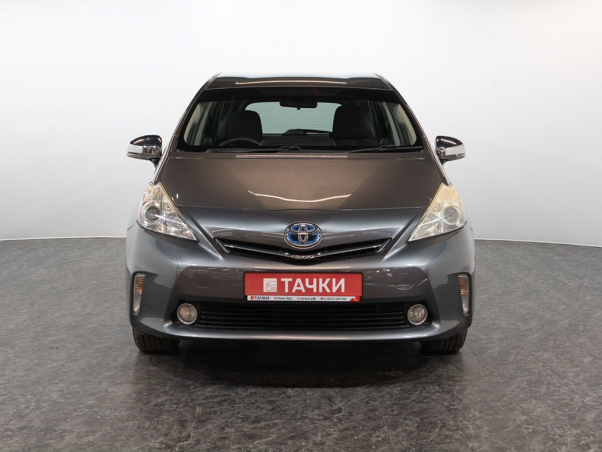 Toyota Prius Alpha 2011 - фото автомобиля