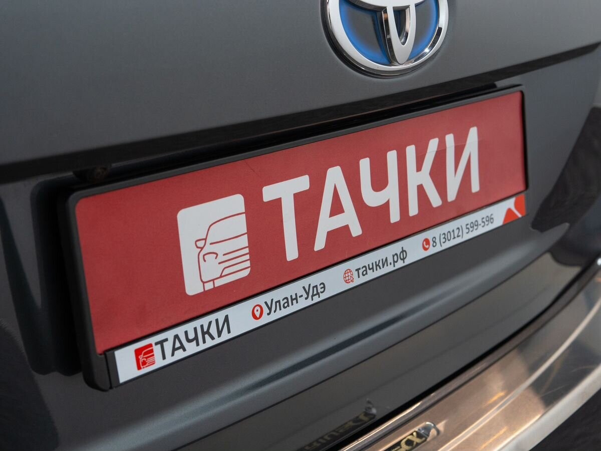 Toyota Prius Alpha 2011 - фото автомобиля