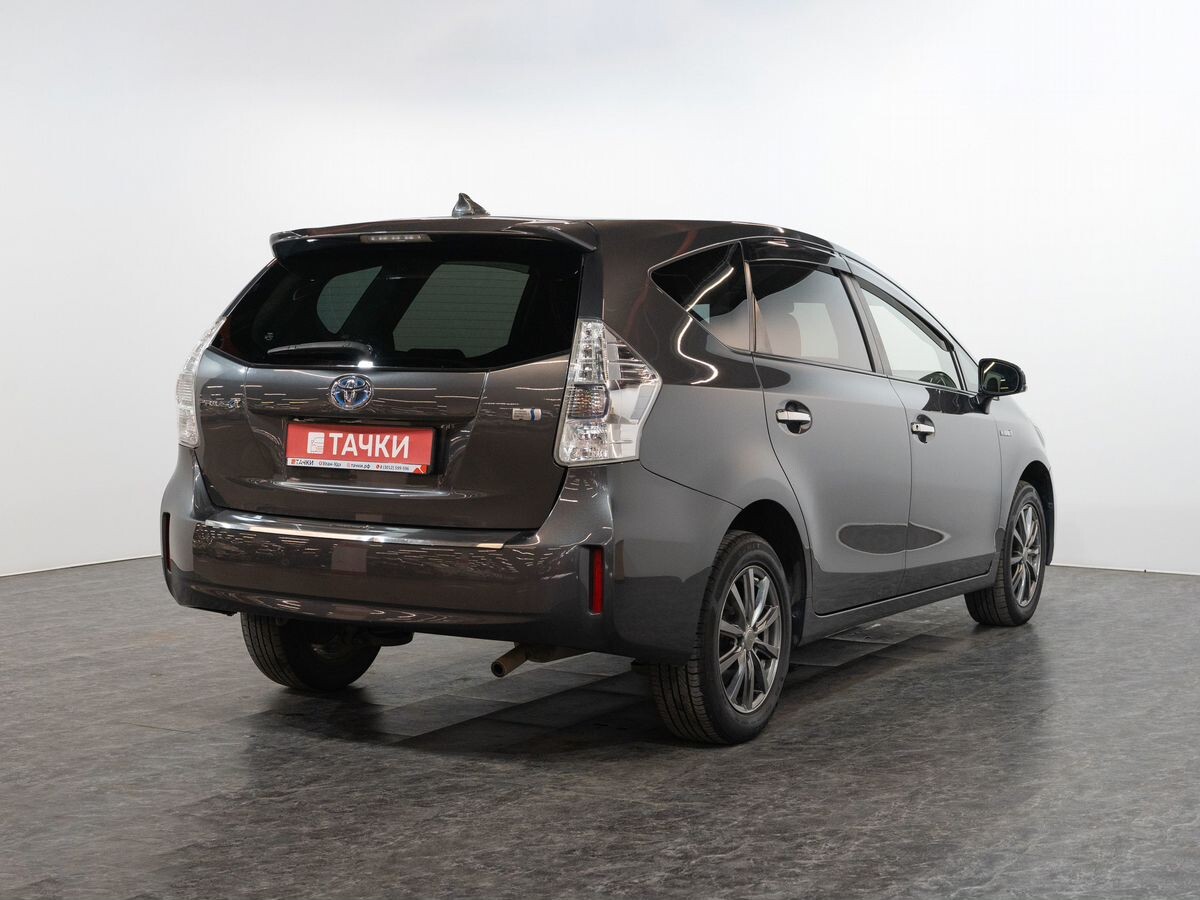 Toyota Prius Alpha 2011 - фото автомобиля