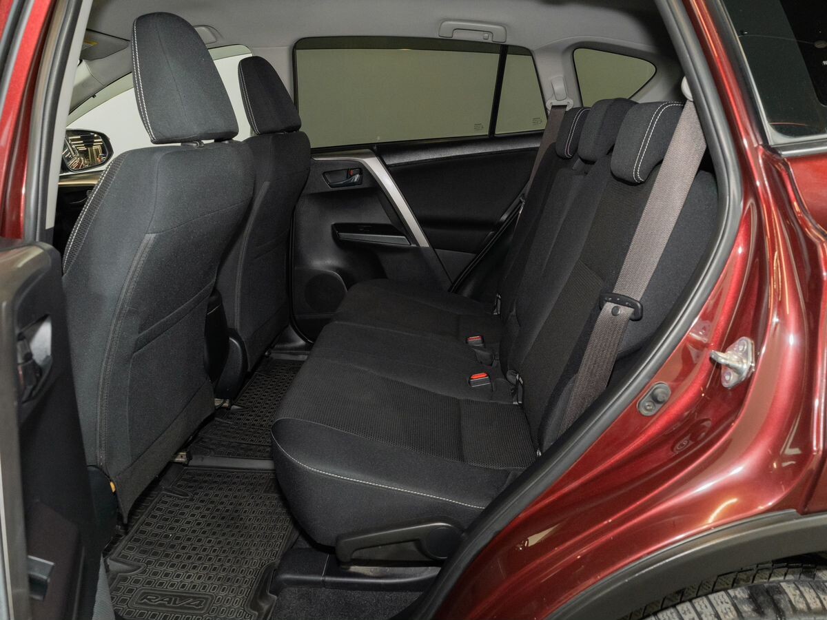 Toyota RAV4 2018 - фото автомобиля