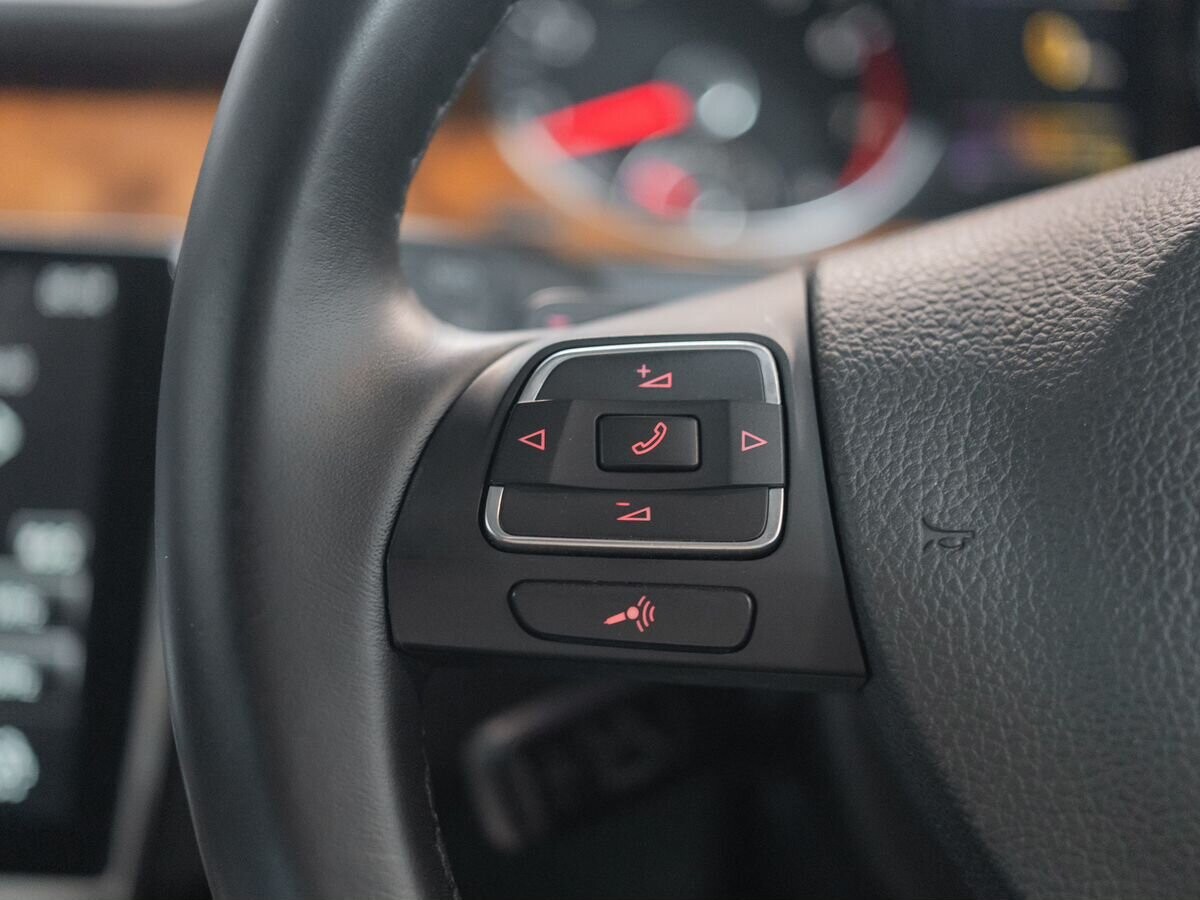 Volkswagen Passat 2011 - фото автомобиля