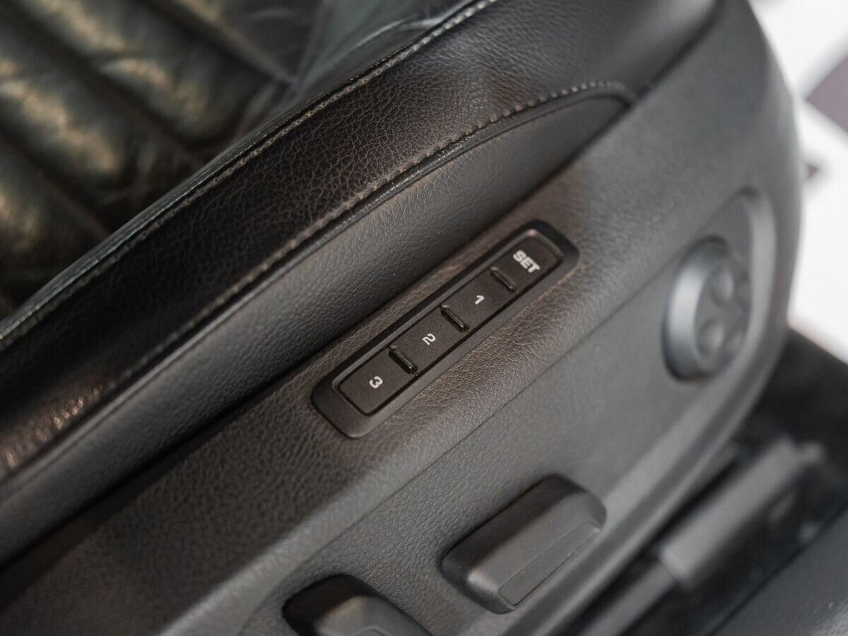 Volkswagen Passat 2011 - фото автомобиля