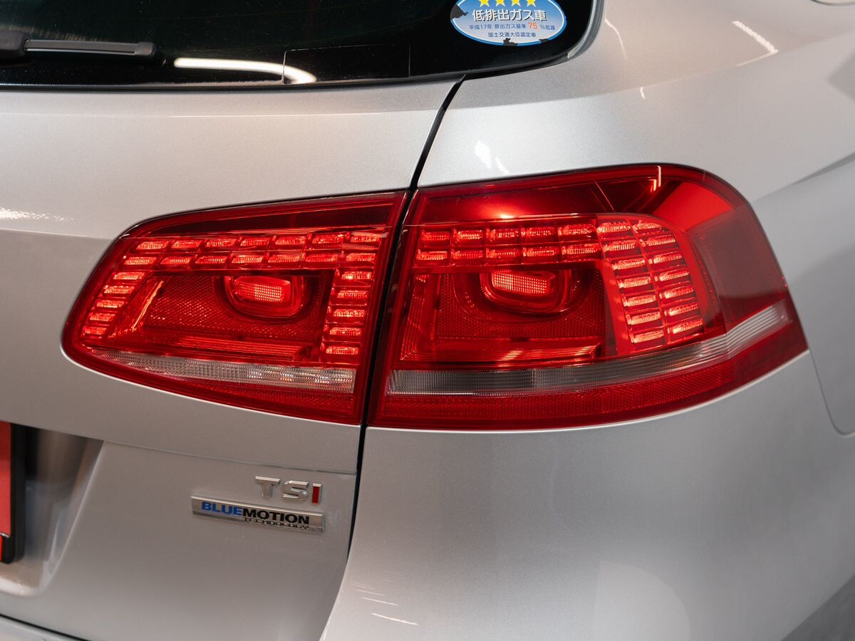 Volkswagen Passat 2011 - фото автомобиля