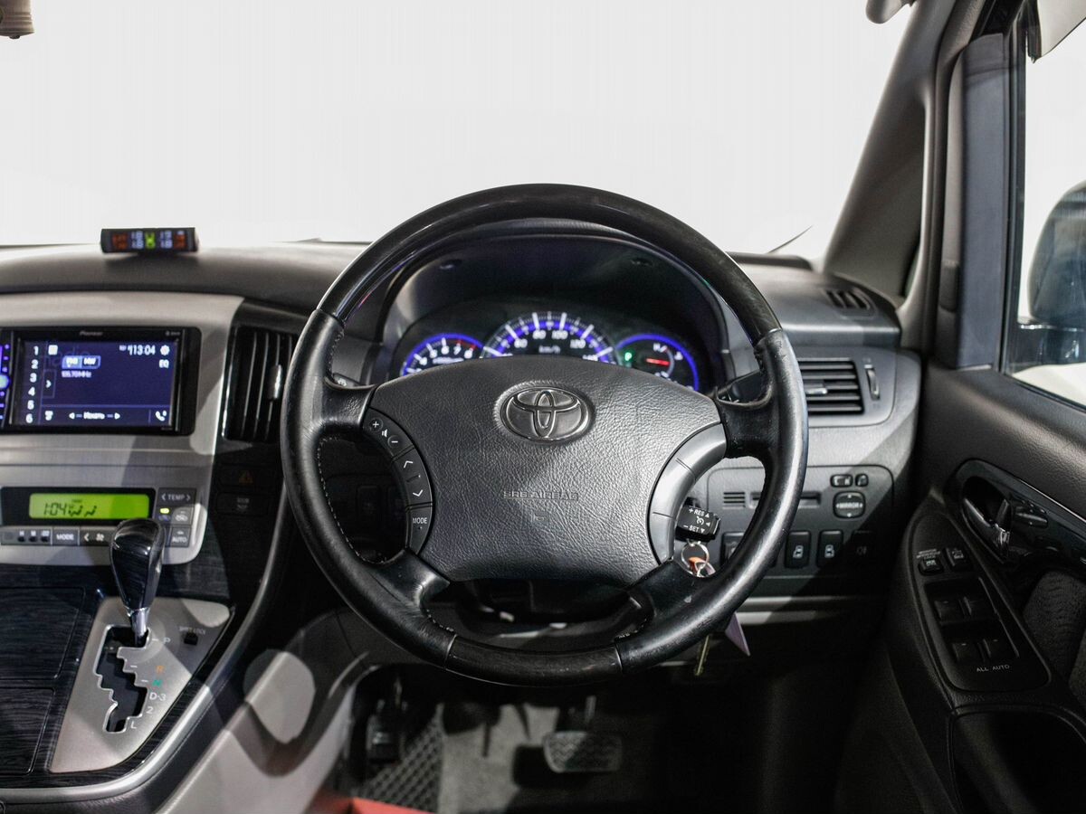 Toyota Alphard 2007 - фото автомобиля