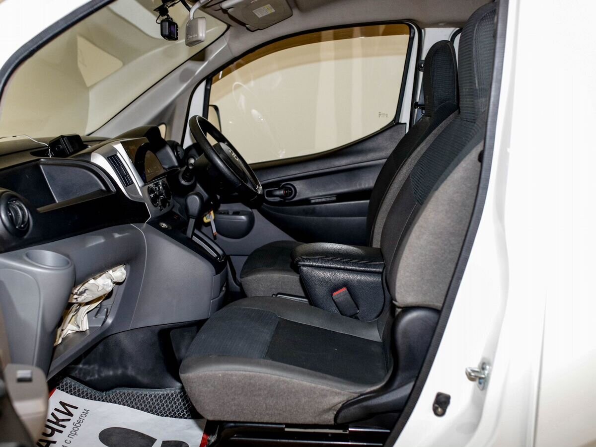 Nissan NV200 2015 - фото автомобиля