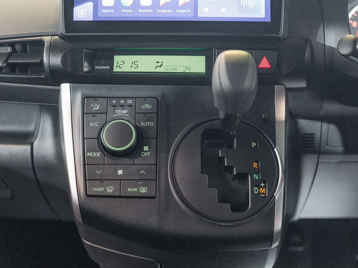 Toyota Wish 2015 - фото автомобиля