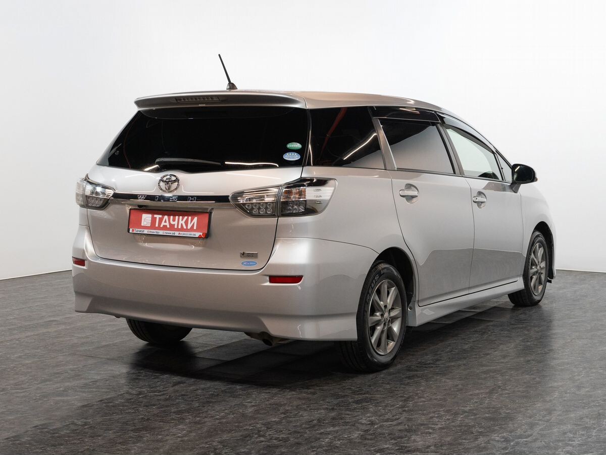 Toyota Wish 2015 - фото автомобиля