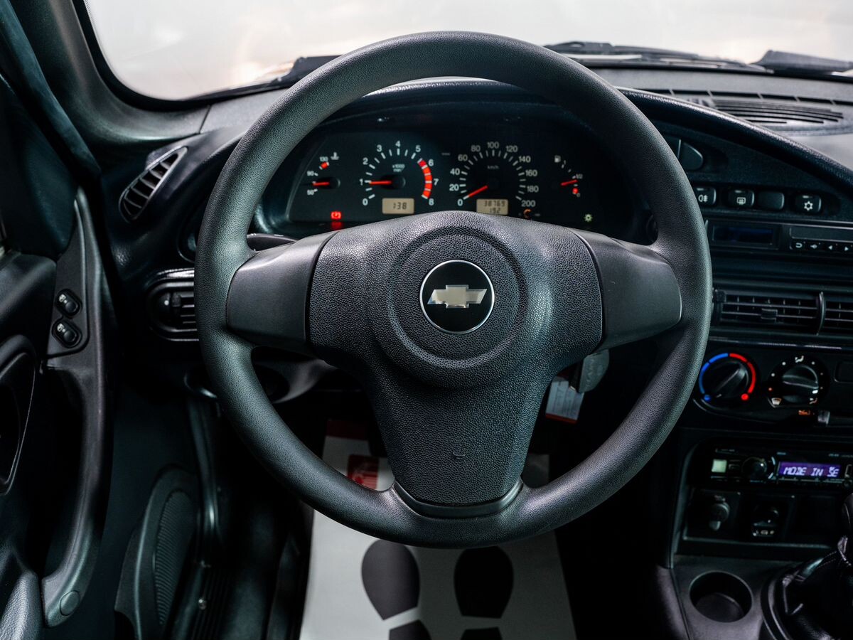 Chevrolet Niva 2016 - фото автомобиля