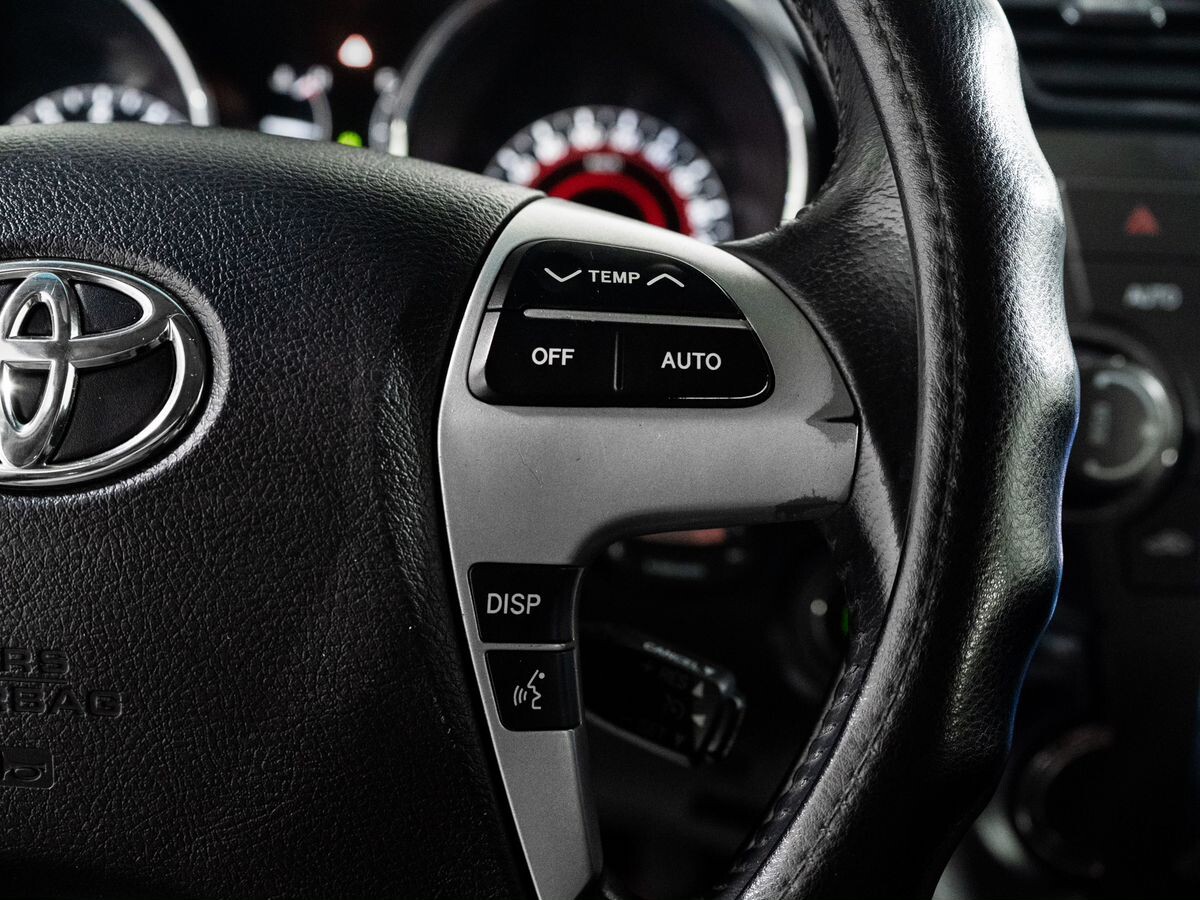Toyota Highlander 2010 - фото автомобиля