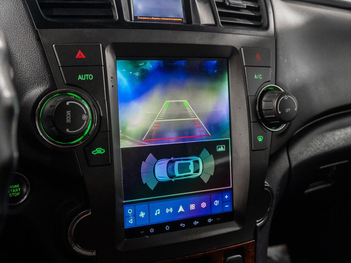 Toyota Highlander 2010 - фото автомобиля