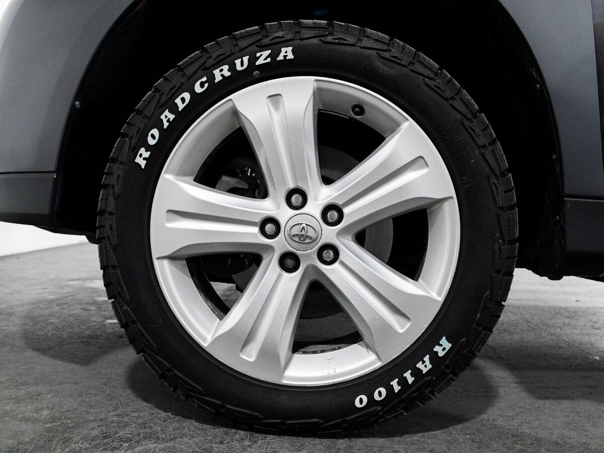 Toyota Highlander 2010 - фото автомобиля