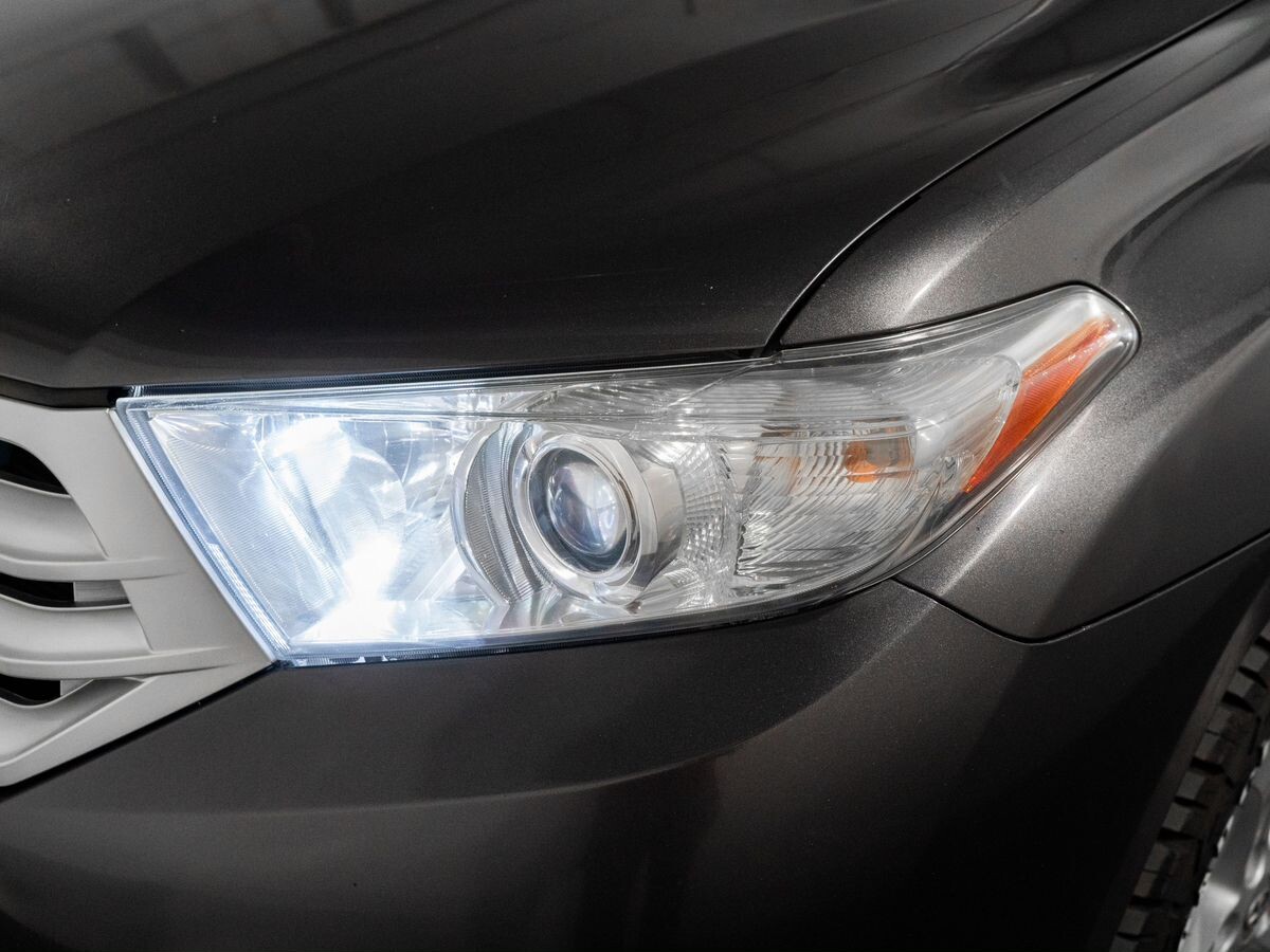 Toyota Highlander 2010 - фото автомобиля
