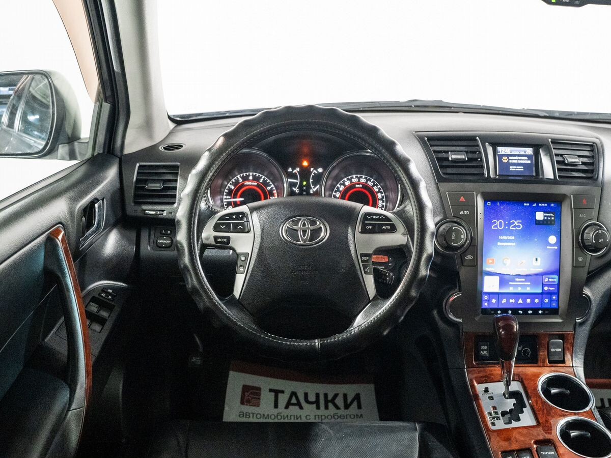 Toyota Highlander 2010 - фото автомобиля