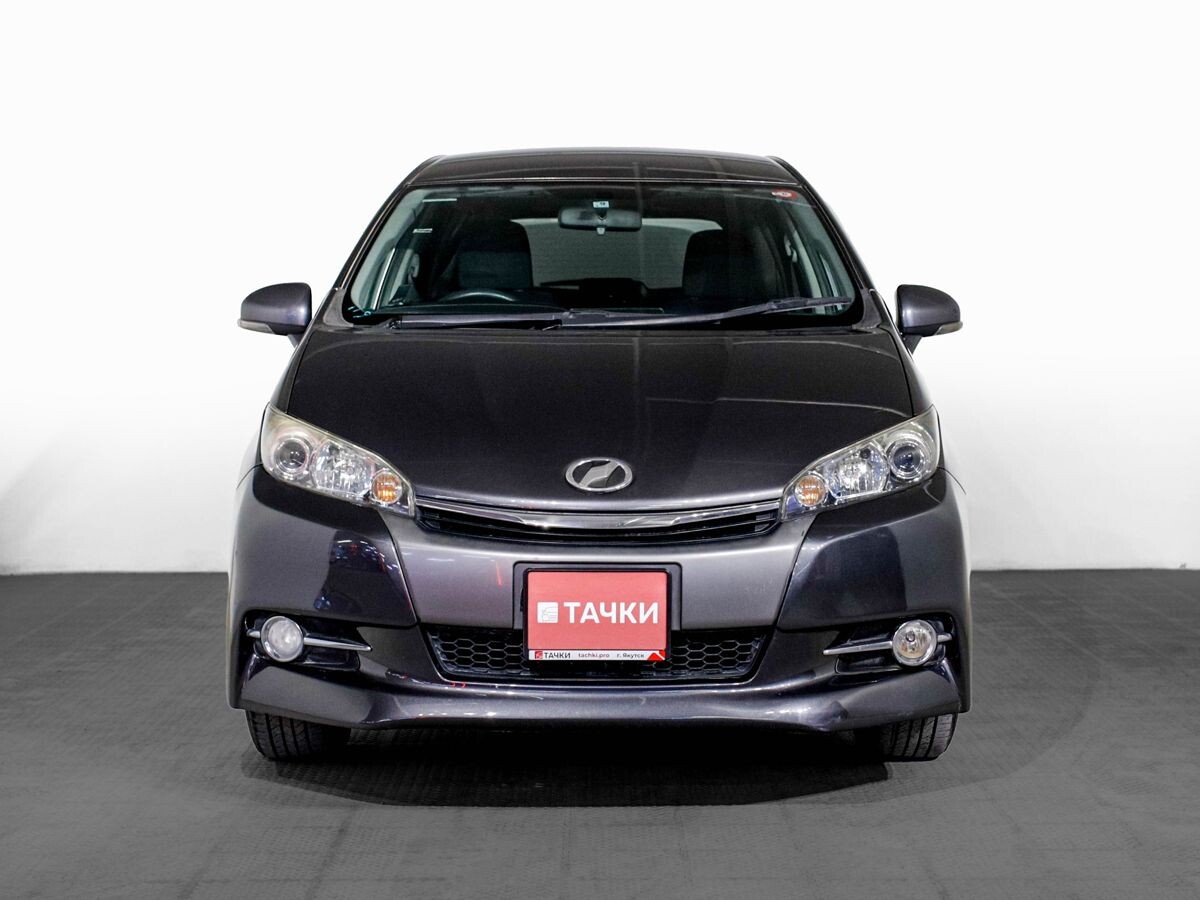 Toyota Wish 2013 - фото автомобиля