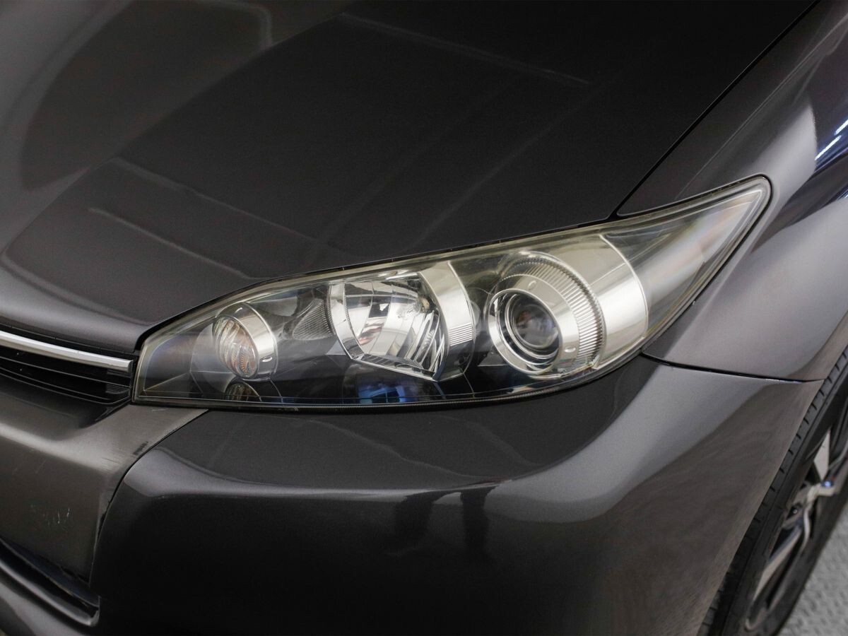 Toyota Wish 2013 - фото автомобиля