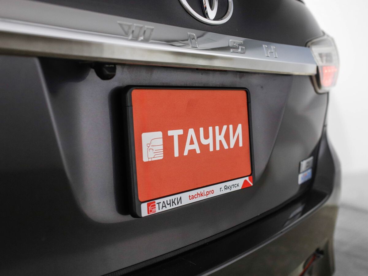Toyota Wish 2013 - фото автомобиля