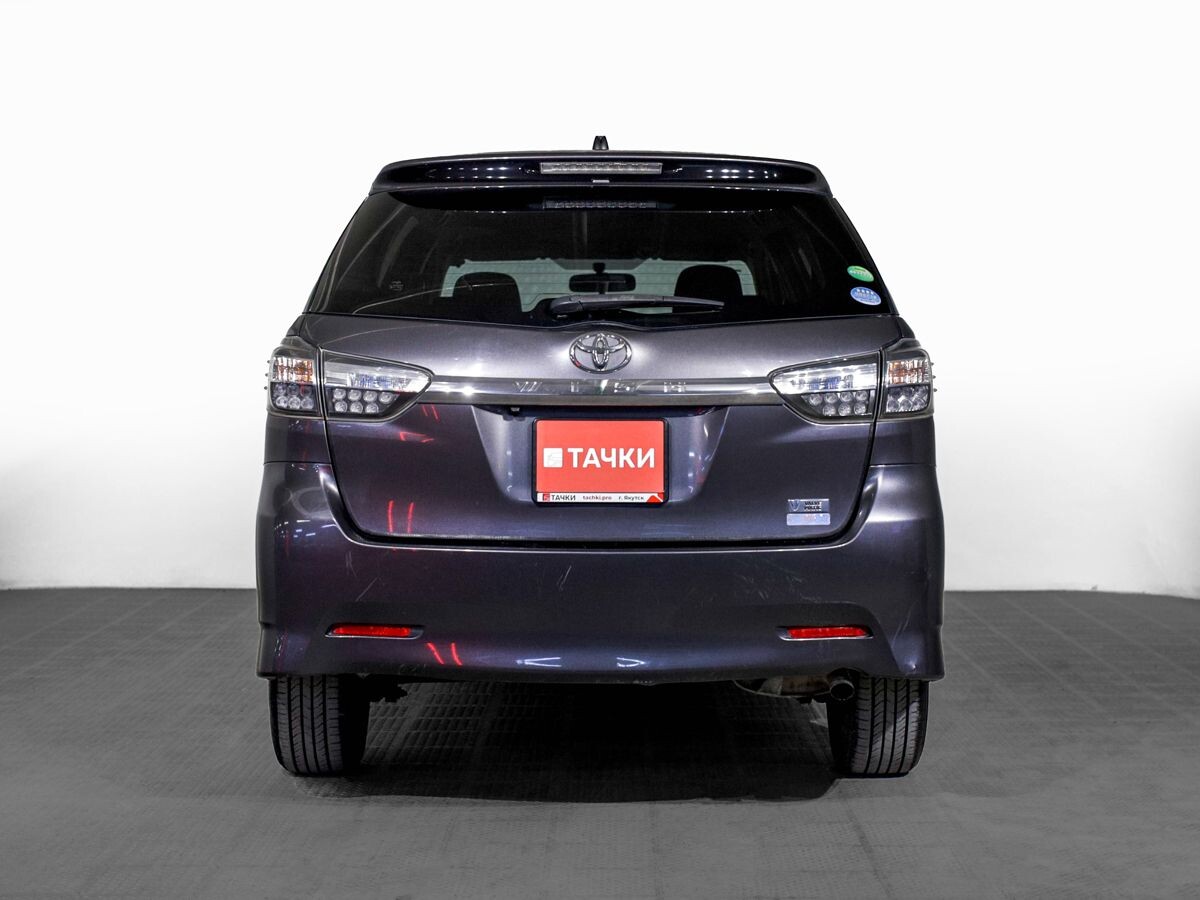 Toyota Wish 2013 - фото автомобиля