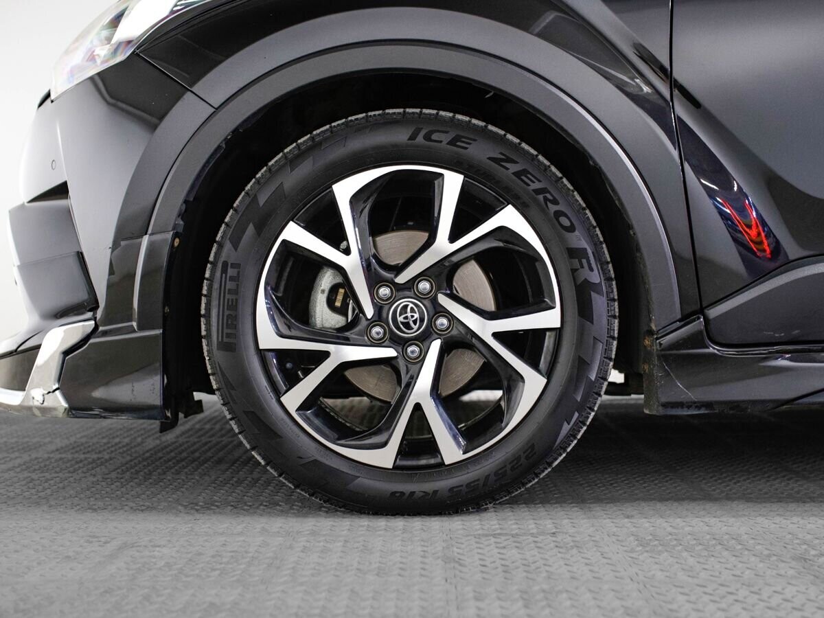 Toyota C-HR 2017 - фото автомобиля