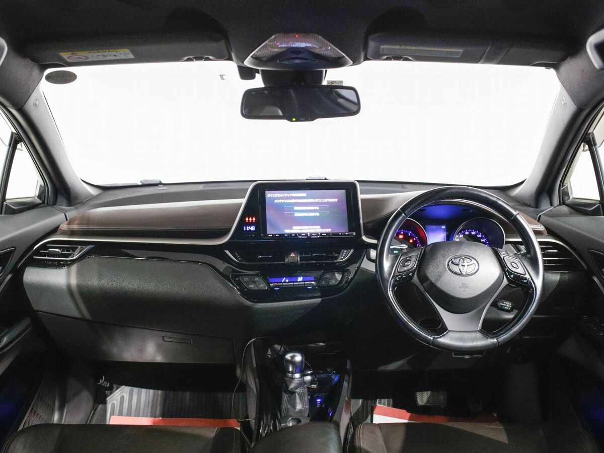 Toyota C-HR 2017 - фото автомобиля