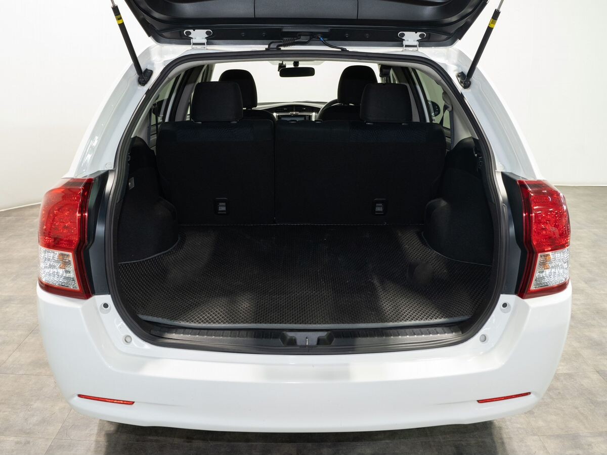 Toyota Corolla Fielder 2012 - фото автомобиля