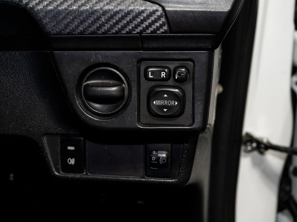 Toyota Corolla Fielder 2012 - фото автомобиля