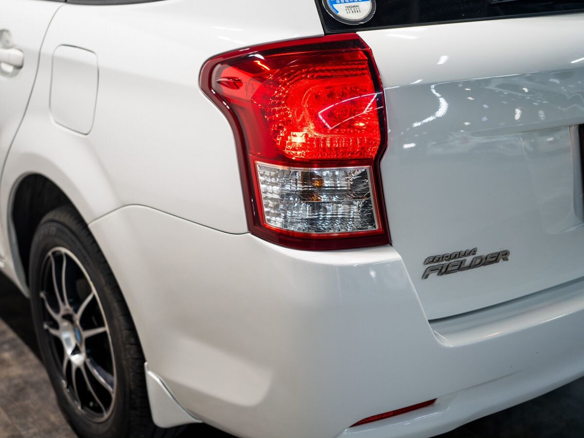 Toyota Corolla Fielder 2012 - фото автомобиля