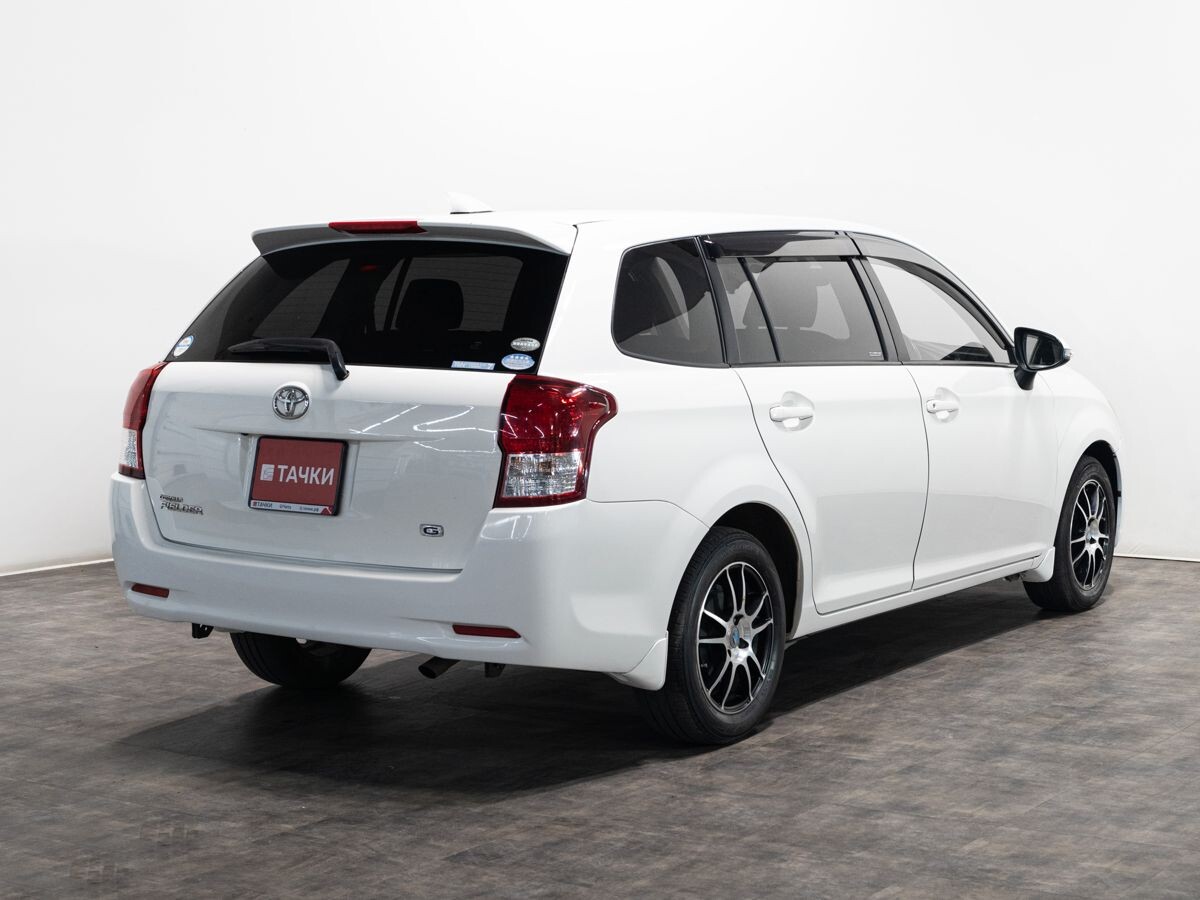 Toyota Corolla Fielder 2012 - фото автомобиля