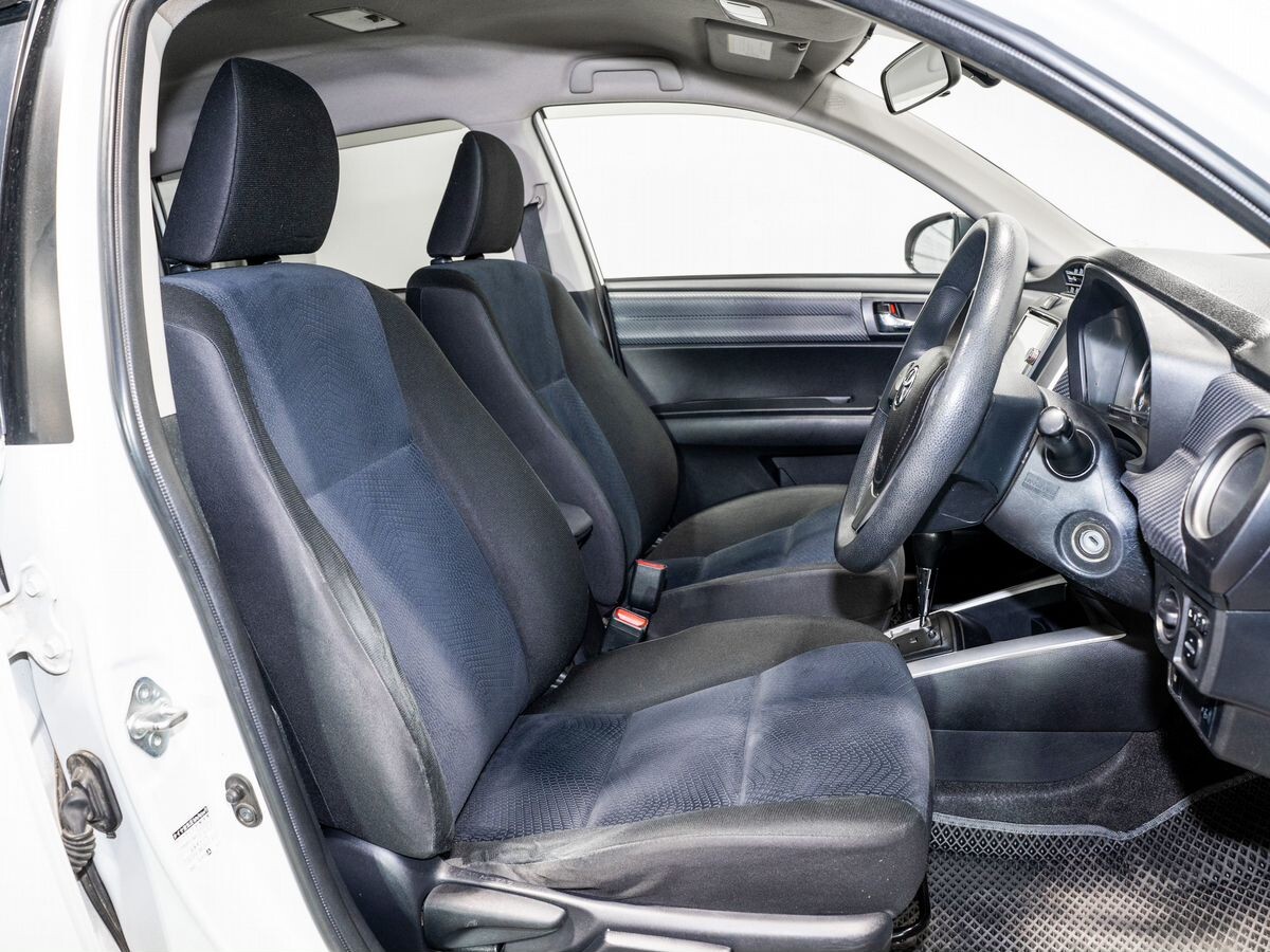Toyota Corolla Fielder 2012 - фото автомобиля