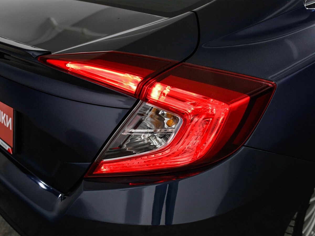 Honda Civic 2018 - фото автомобиля